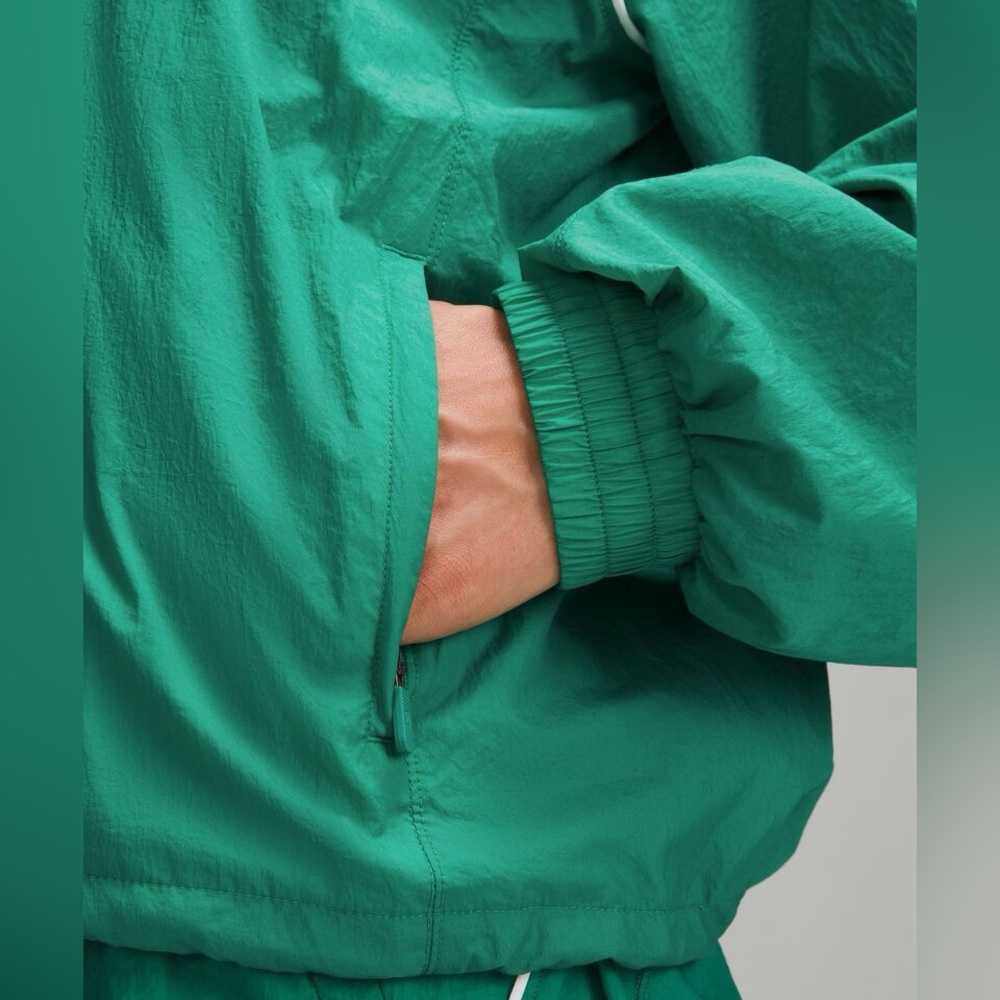 Lululemon License to Train Lightweight Jacket in Cascadia Green - Picture 3 of 13